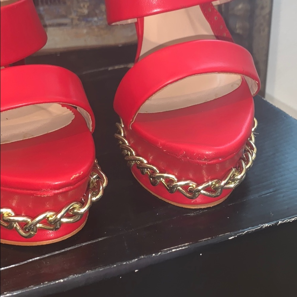 Red heels - Picture 4 of 5